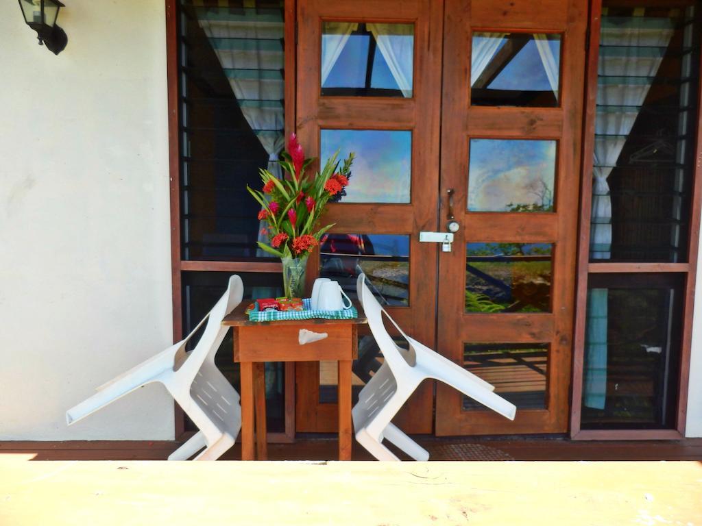 Taufua Beach Fales Lalomanu Oda fotoğraf