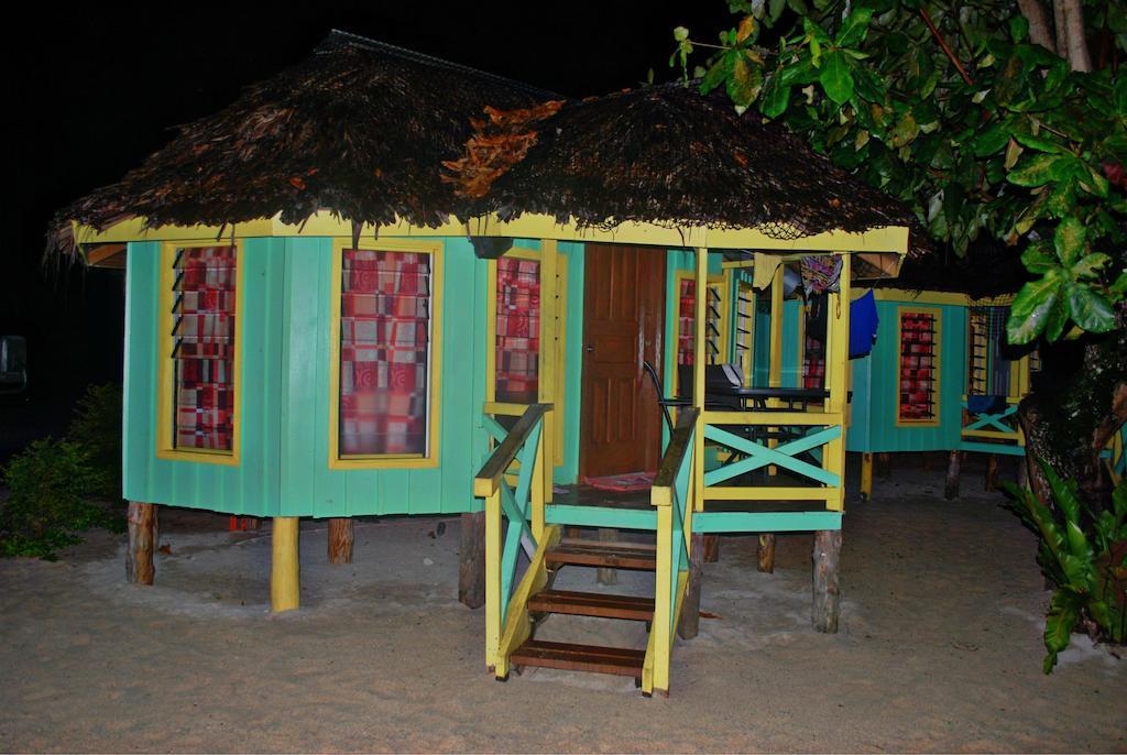 Taufua Beach Fales Lalomanu Oda fotoğraf
